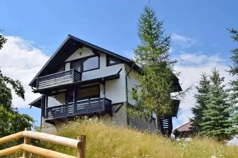  Szállás | Üdülőfalu (K1208-47) A kép szerzői jogvédelem alatt állhat. Javasolt a kapcsolatfelvétel a jog tulajdonossal.