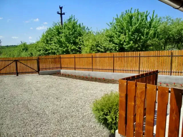 Farkaslaka Szállás | Kulcsosház (K0251-15) A kép szerzői jogvédelem alatt állhat. Javasolt a kapcsolatfelvétel a jog tulajdonossal. Farkaslaka Szállás | Kulcsosház (K0251-15) A kép szerzői jogvédelem alatt állhat. Javasolt a kapcsolatfelvétel a jog tulajdonossal.