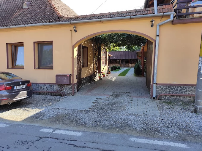 Kercisóra Szállás | Panzió (K1487-63) A kép szerzői jogvédelem alatt állhat. Javasolt a kapcsolatfelvétel a jog tulajdonossal. Kercisóra Szállás | Panzió (K1487-63) A kép szerzői jogvédelem alatt állhat. Javasolt a kapcsolatfelvétel a jog tulajdonossal.