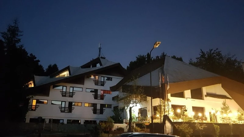 Văliug Cazare | Hotel** (K1539-30) Imaginea poate fi supusă drepturilor de autor. Se recomandă contactarea titularului drepturilor. Văliug Cazare | Hotel** (K1539-30) Imaginea poate fi supusă drepturilor de autor. Se recomandă contactarea titularului drepturilor.