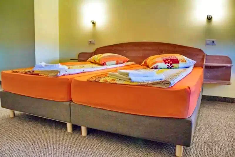 Turia Cazare | Motel (K1266-14) Imaginea poate fi supusă drepturilor de autor. Se recomandă contactarea titularului drepturilor.