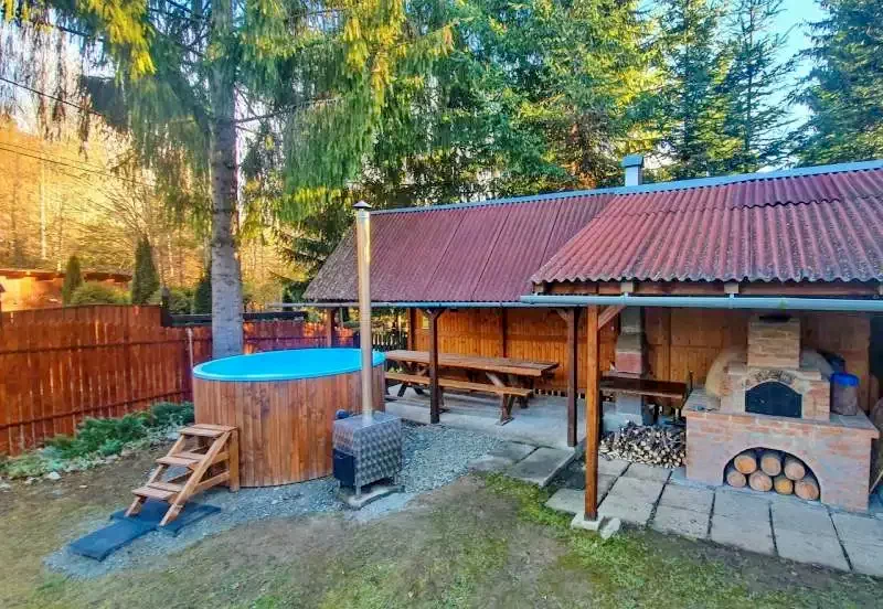 Szállás Liban - Casa de vacanță Balázsi *** | Libán - Balázsi Kulcsosház ***. A kép szerzői jogvédelem alatt állhat. Javasolt a kapcsolatfelvétel a jog tulajdonossal.