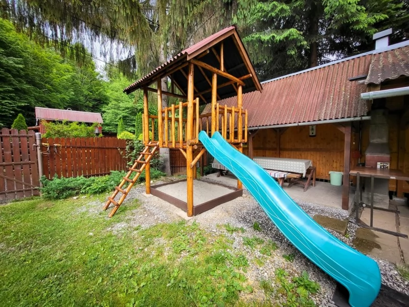 Szállás Liban - Casa de vacanță Balázsi *** | Libán - Balázsi Kulcsosház ***. A kép szerzői jogvédelem alatt állhat. Javasolt a kapcsolatfelvétel a jog tulajdonossal.