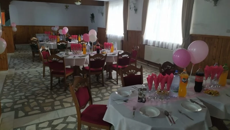 Câmpu Cetății Cazare | Hotel**** (K1472-31) Imaginea poate fi supusă drepturilor de autor. Se recomandă contactarea titularului drepturilor.