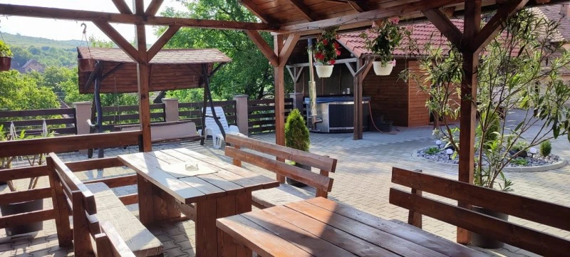 Lupeni Cazare | Hotel**** (K0981-9) Imaginea poate fi supusă drepturilor de autor. Se recomandă contactarea titularului drepturilor.