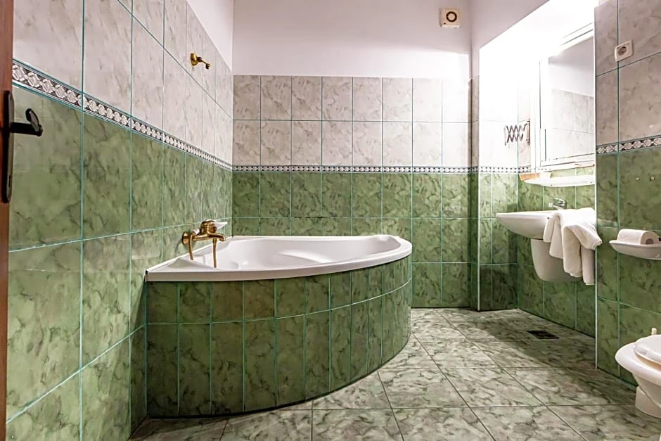 Cazare Sighișoara - Hotel Casa Wagner*** | Segesvár - Casa Wagner Hotel***. Imaginea poate fi supusă drepturilor de autor. Se recomandă contactarea titularului drepturilor.