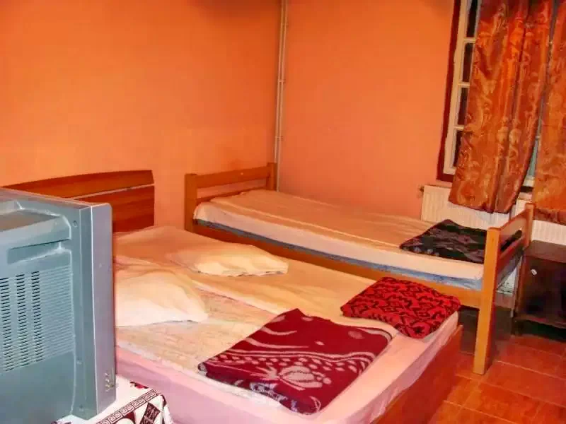 Băile Tușnad Cazare | Motel (K0045-16) Imaginea poate fi supusă drepturilor de autor. Se recomandă contactarea titularului drepturilor.