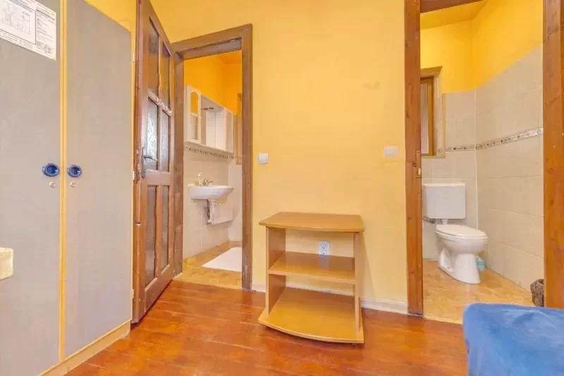 Sighișoara Cazare | Hostel (K1425-23) Imaginea poate fi supusă drepturilor de autor. Se recomandă contactarea titularului drepturilor.