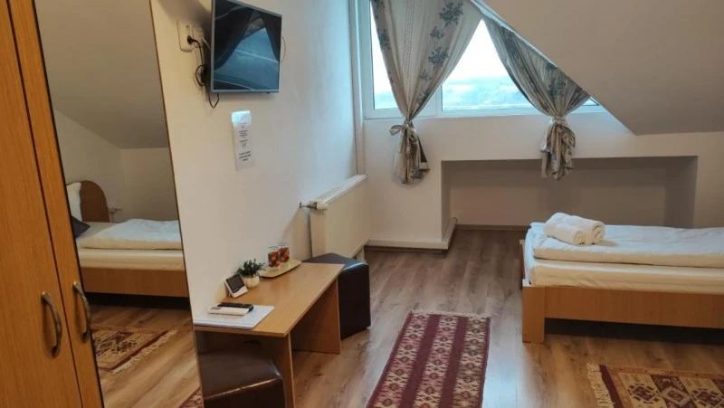 Hațeg Cazare | Hotel*** (K1547-19) Imaginea poate fi supusă drepturilor de autor. Se recomandă contactarea titularului drepturilor.