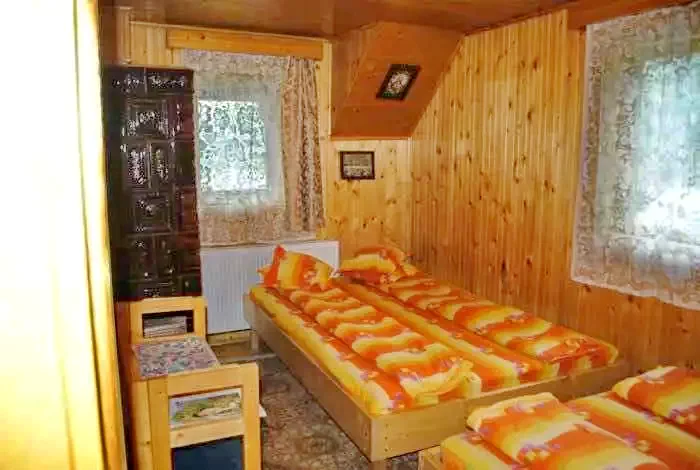 Gilău Cazare | Sat de vacanță (K0893-18) Imaginea poate fi supusă drepturilor de autor. Se recomandă contactarea titularului drepturilor.