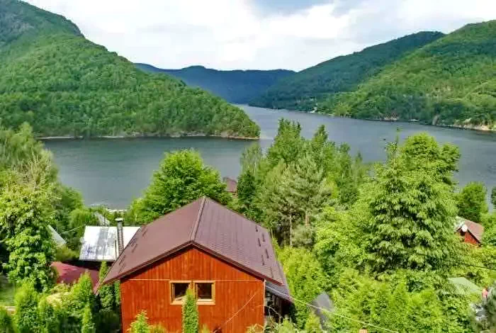 Gilău Cazare | Sat de vacanță (K0893-38) Imaginea poate fi supusă drepturilor de autor. Se recomandă contactarea titularului drepturilor.