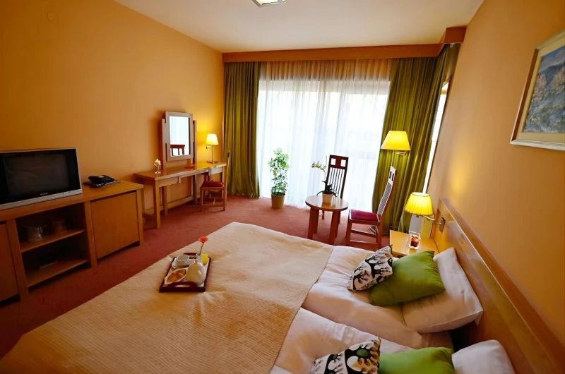 Odorheiu Secuiesc Cazare | Hotel**** (K0756-25) Imaginea poate fi supusă drepturilor de autor. Se recomandă contactarea titularului drepturilor. Odorheiu Secuiesc Cazare | Hotel**** (K0756-25) Imaginea poate fi supusă drepturilor de autor. Se recomandă contactarea titularului drepturilor.