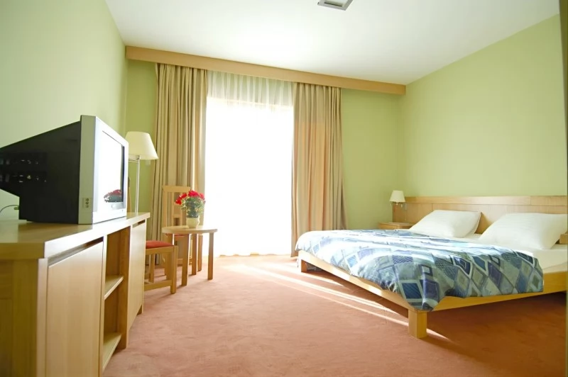 Odorheiu Secuiesc Cazare | Hotel**** (K0756-35) Imaginea poate fi supusă drepturilor de autor. Se recomandă contactarea titularului drepturilor. Odorheiu Secuiesc Cazare | Hotel**** (K0756-35) Imaginea poate fi supusă drepturilor de autor. Se recomandă contactarea titularului drepturilor.