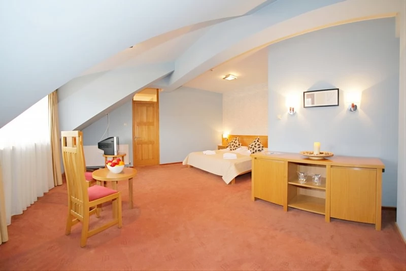 Odorheiu Secuiesc Cazare | Hotel**** (K0756-53) Imaginea poate fi supusă drepturilor de autor. Se recomandă contactarea titularului drepturilor. Odorheiu Secuiesc Cazare | Hotel**** (K0756-53) Imaginea poate fi supusă drepturilor de autor. Se recomandă contactarea titularului drepturilor.