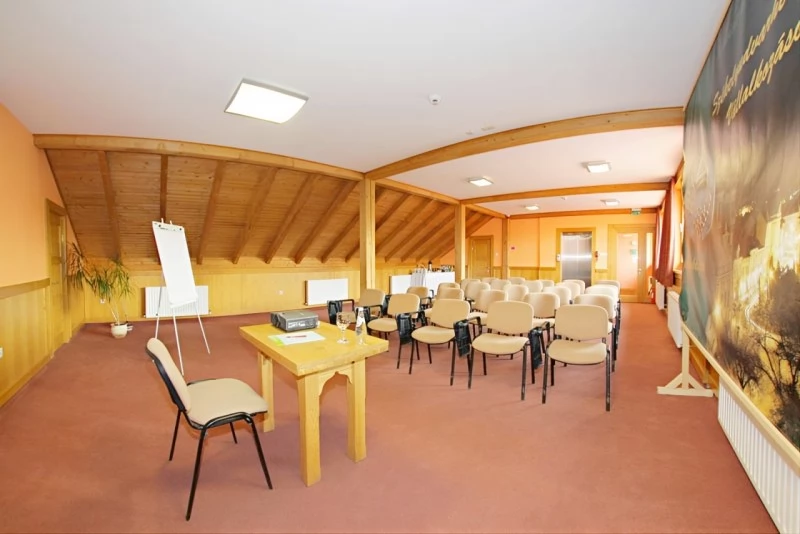 Cazare Odorheiu Secuiesc - Hotel Gondűző**** | Székelyudvarhely - Gondűző Szálló ****. Imaginea poate fi supusă drepturilor de autor. Se recomandă contactarea titularului drepturilor.