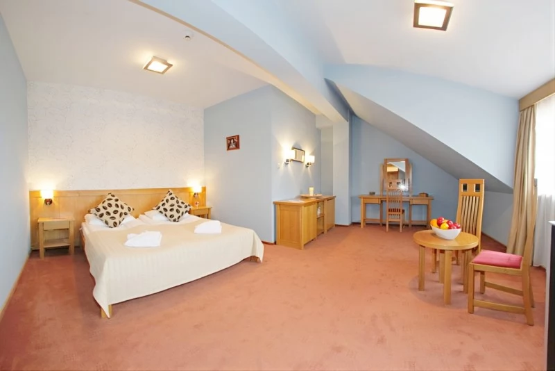 Odorheiu Secuiesc Cazare | Hotel**** (K0756-71) Imaginea poate fi supusă drepturilor de autor. Se recomandă contactarea titularului drepturilor. Odorheiu Secuiesc Cazare | Hotel**** (K0756-71) Imaginea poate fi supusă drepturilor de autor. Se recomandă contactarea titularului drepturilor.