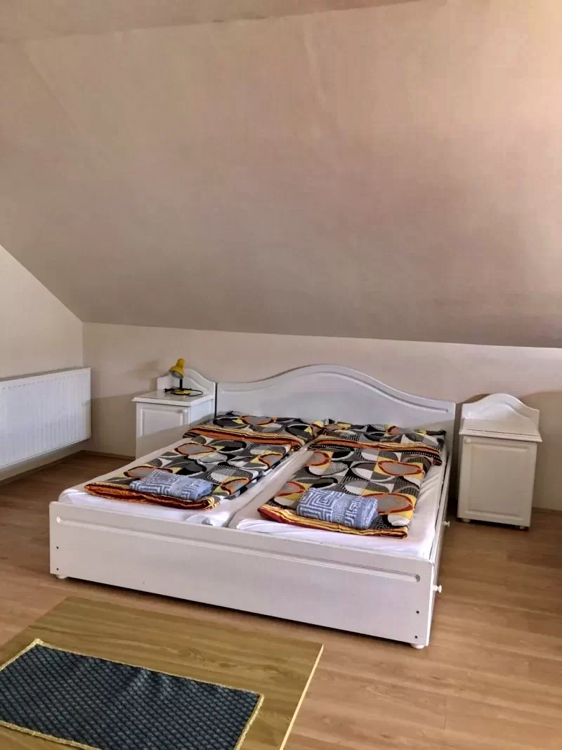  Cazare | Sat de vacanță (K0202-31) Imaginea poate fi supusă drepturilor de autor. Se recomandă contactarea titularului drepturilor.