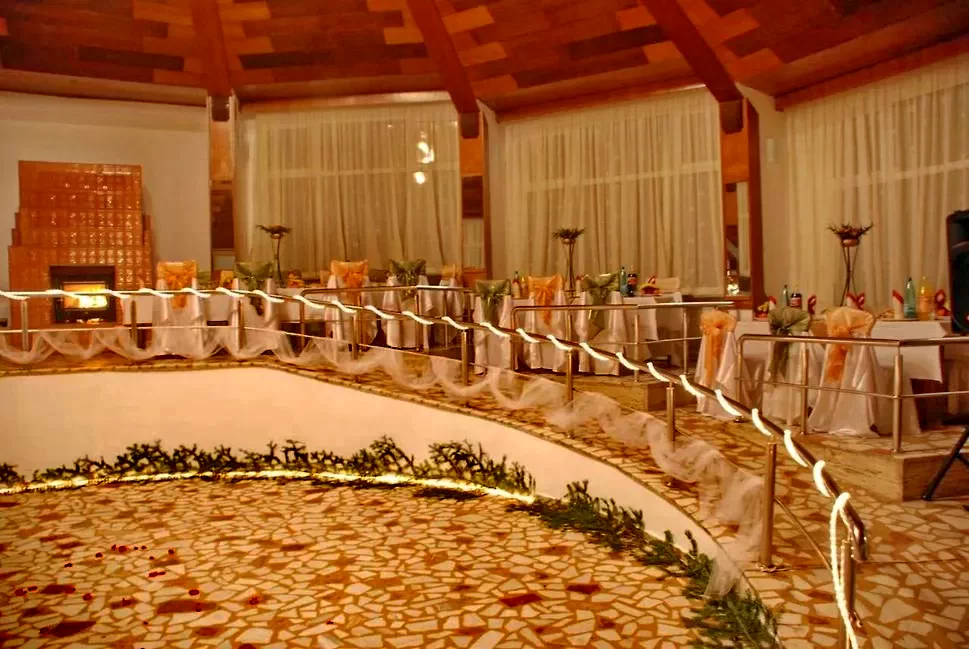 Csalhó Szállás | Hotel*** (K0539-2) A kép szerzői jogvédelem alatt állhat. Javasolt a kapcsolatfelvétel a jog tulajdonossal.