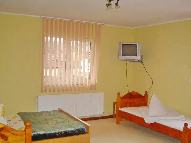 Bran Cazare | Camping / Popas turistic (K0081-13) Imaginea poate fi supusă drepturilor de autor. Se recomandă contactarea titularului drepturilor.