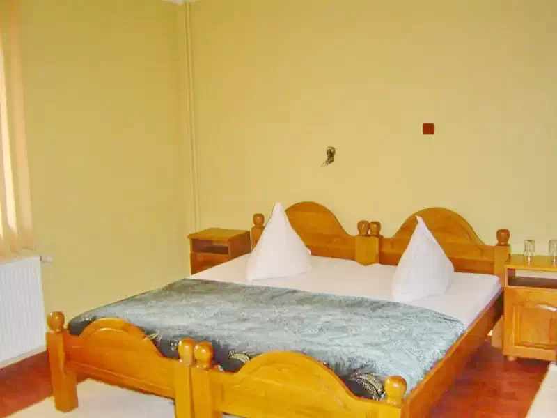 Bran Cazare | Camping / Popas turistic (K0081-15) Imaginea poate fi supusă drepturilor de autor. Se recomandă contactarea titularului drepturilor.