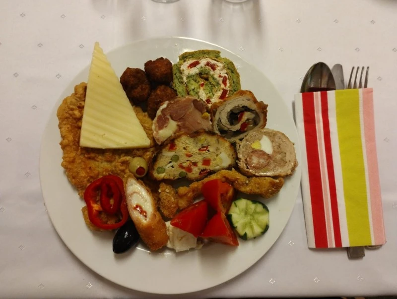 Szilágycseh Szállás | Panzió (K0627-10) A kép szerzői jogvédelem alatt állhat. Javasolt a kapcsolatfelvétel a jog tulajdonossal.