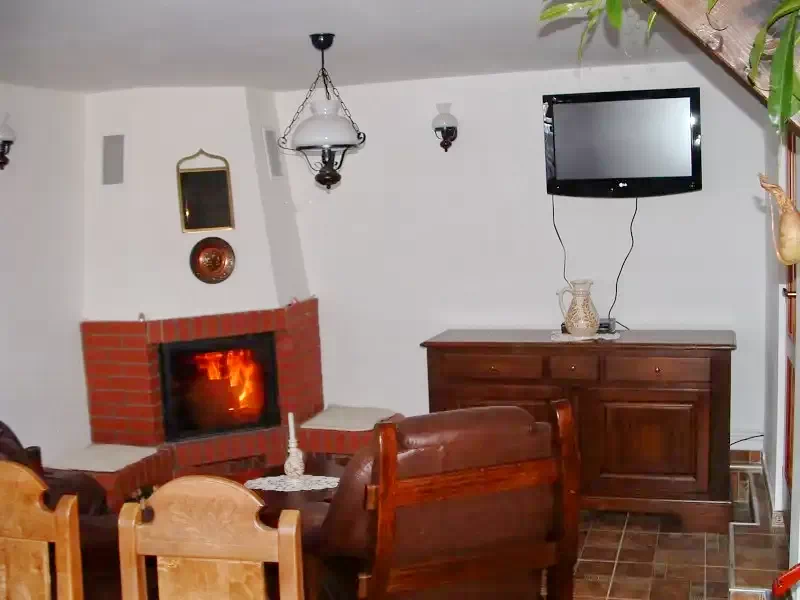 Izvoare Cazare | Sat de vacanță (K0722-10) Imaginea poate fi supusă drepturilor de autor. Se recomandă contactarea titularului drepturilor.