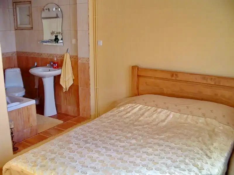 Izvoare Cazare | Cabană (K0722-18) Imaginea poate fi supusă drepturilor de autor. Se recomandă contactarea titularului drepturilor. Izvoare Cazare | Cabană (K0722-18) Imaginea poate fi supusă drepturilor de autor. Se recomandă contactarea titularului drepturilor.