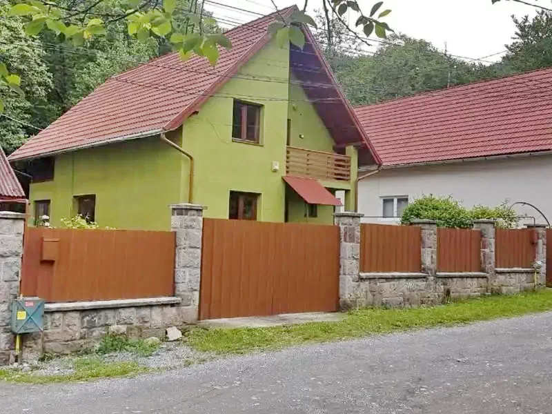 Szováta Szállás | Vendégház (K0563-12) A kép szerzői jogvédelem alatt állhat. Javasolt a kapcsolatfelvétel a jog tulajdonossal. Szováta Szállás | Vendégház (K0563-12) A kép szerzői jogvédelem alatt állhat. Javasolt a kapcsolatfelvétel a jog tulajdonossal.