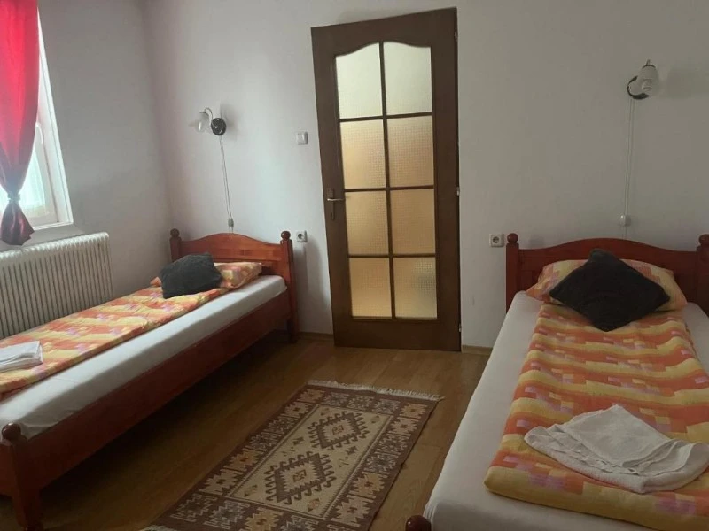 Vlăhița Cazare | Motel (K1575-15) Imaginea poate fi supusă drepturilor de autor. Se recomandă contactarea titularului drepturilor.
