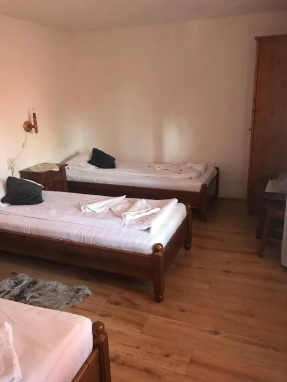Vlăhița Cazare | Motel (K1575-20) Imaginea poate fi supusă drepturilor de autor. Se recomandă contactarea titularului drepturilor.