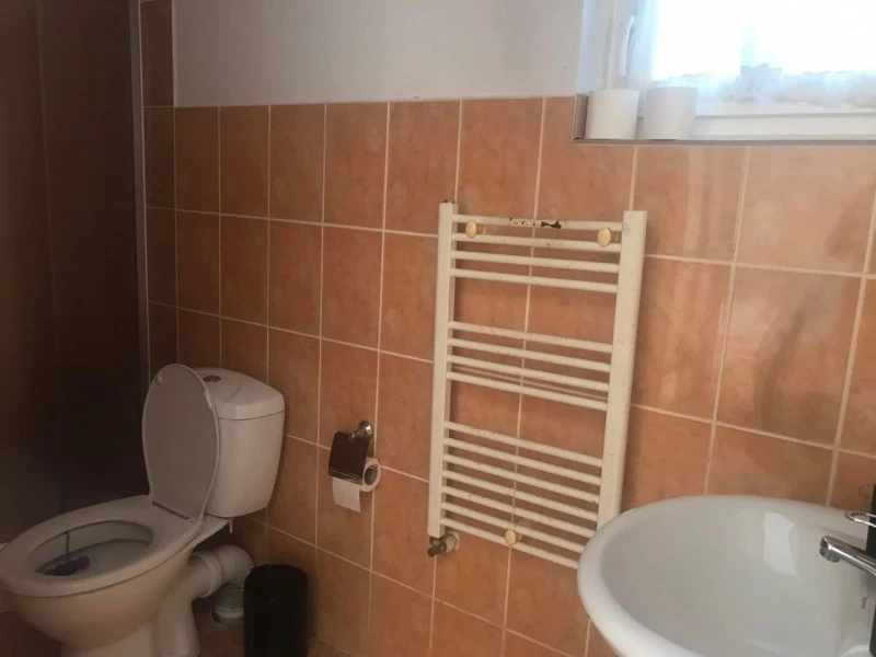 Vlăhița Cazare | Pensiune (K1575-31) Imaginea poate fi supusă drepturilor de autor. Se recomandă contactarea titularului drepturilor.