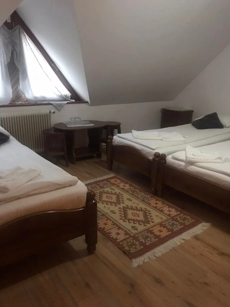 Vlăhița Cazare | Motel (K1575-36) Imaginea poate fi supusă drepturilor de autor. Se recomandă contactarea titularului drepturilor.