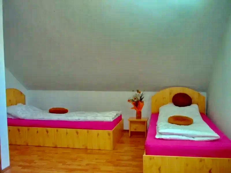 Gheorgheni Cazare | Cabană (K0724-13) Imaginea poate fi supusă drepturilor de autor. Se recomandă contactarea titularului drepturilor. Gheorgheni Cazare | Cabană (K0724-13) Imaginea poate fi supusă drepturilor de autor. Se recomandă contactarea titularului drepturilor.