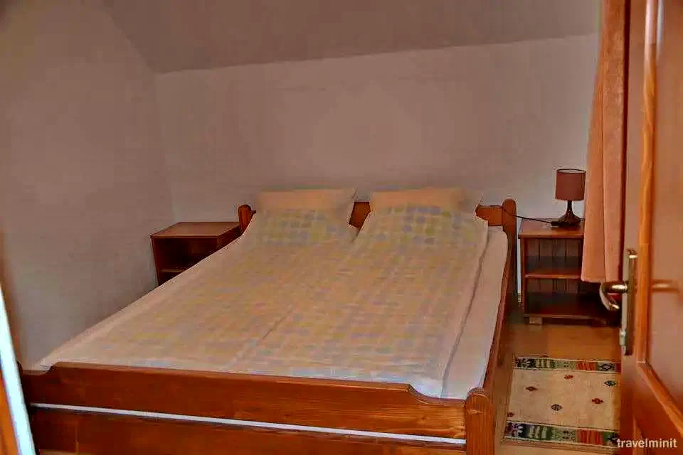 Lupeni Cazare | Sat de vacanță (K0251-11) Imaginea poate fi supusă drepturilor de autor. Se recomandă contactarea titularului drepturilor.