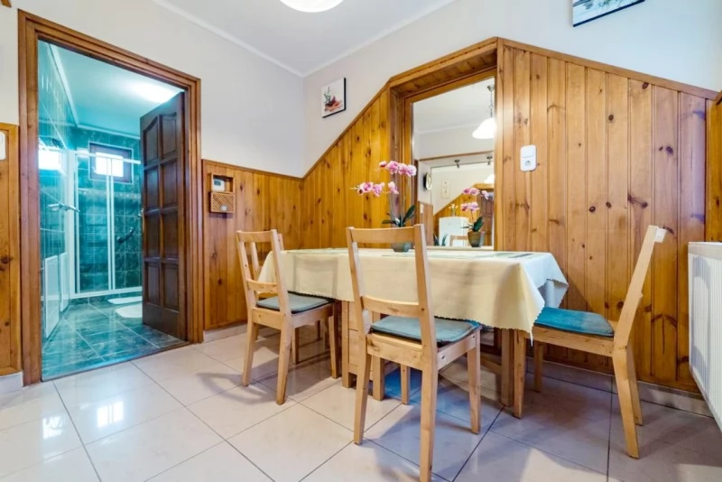 Gyula Szállás | Kulcsosház (K0008-12) A kép szerzői jogvédelem alatt állhat. Javasolt a kapcsolatfelvétel a jog tulajdonossal. Gyula Szállás | Kulcsosház (K0008-12) A kép szerzői jogvédelem alatt állhat. Javasolt a kapcsolatfelvétel a jog tulajdonossal.