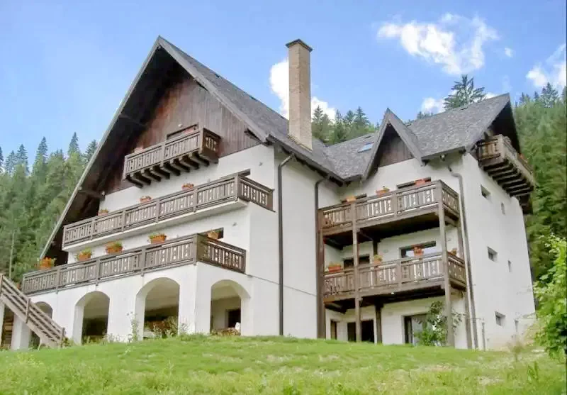  Szállás | Motel (K1207-6) A kép szerzői jogvédelem alatt állhat. Javasolt a kapcsolatfelvétel a jog tulajdonossal.