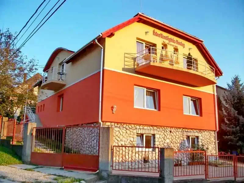 Mișcolț Cazare | Casă de oaspeți (K0862-33) Imaginea poate fi supusă drepturilor de autor. Se recomandă contactarea titularului drepturilor.