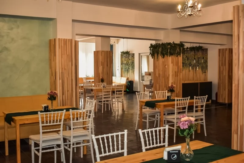 Toplița Cazare | Motel (K0677-14) Imaginea poate fi supusă drepturilor de autor. Se recomandă contactarea titularului drepturilor.