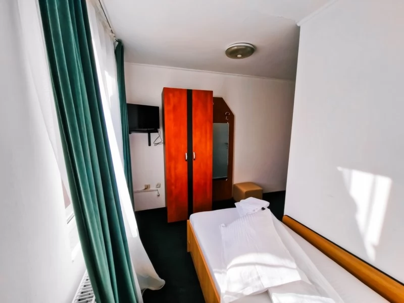 Toplița Cazare | Motel (K0677-31) Imaginea poate fi supusă drepturilor de autor. Se recomandă contactarea titularului drepturilor.