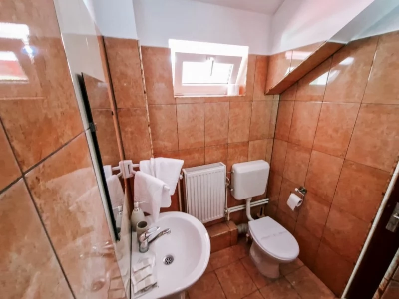 Toplița Cazare | Motel (K0677-61) Imaginea poate fi supusă drepturilor de autor. Se recomandă contactarea titularului drepturilor.