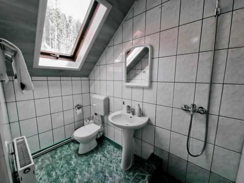 Toplița Cazare | Motel (K0677-75) Imaginea poate fi supusă drepturilor de autor. Se recomandă contactarea titularului drepturilor.