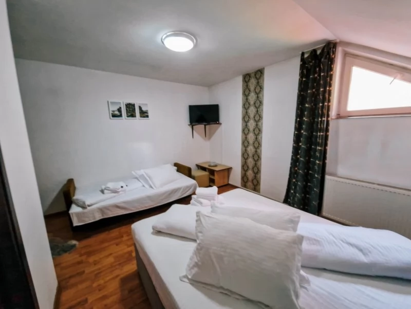 Toplița Cazare | Motel (K0677-92) Imaginea poate fi supusă drepturilor de autor. Se recomandă contactarea titularului drepturilor.