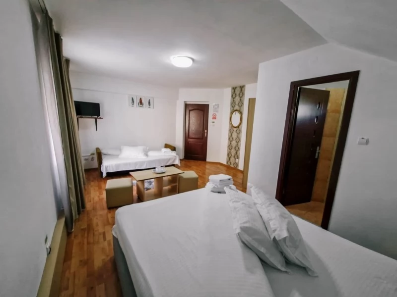 Toplița Cazare | Pensiune (K0677-96) Imaginea poate fi supusă drepturilor de autor. Se recomandă contactarea titularului drepturilor. Toplița Cazare | Pensiune (K0677-96) Imaginea poate fi supusă drepturilor de autor. Se recomandă contactarea titularului drepturilor.