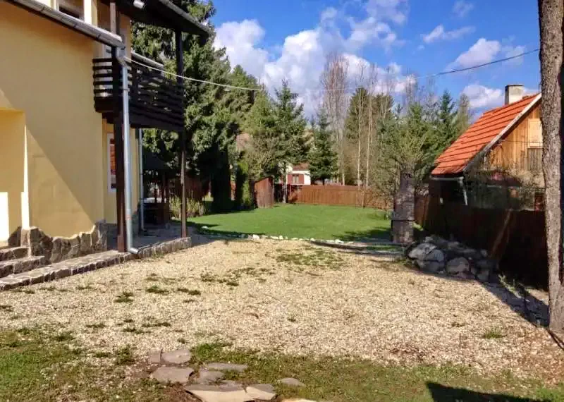 Csíkszereda Szállás | Kulcsosház (K0438-9) A kép szerzői jogvédelem alatt állhat. Javasolt a kapcsolatfelvétel a jog tulajdonossal. Csíkszereda Szállás | Kulcsosház (K0438-9) A kép szerzői jogvédelem alatt állhat. Javasolt a kapcsolatfelvétel a jog tulajdonossal.