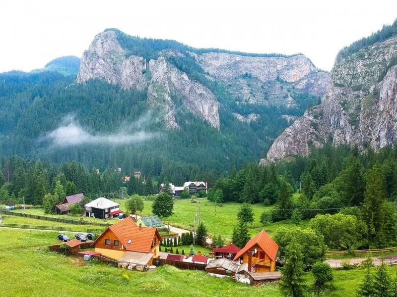 Lacu Roșu Cazare | Motel (K0910-1) Imaginea poate fi supusă drepturilor de autor. Se recomandă contactarea titularului drepturilor.