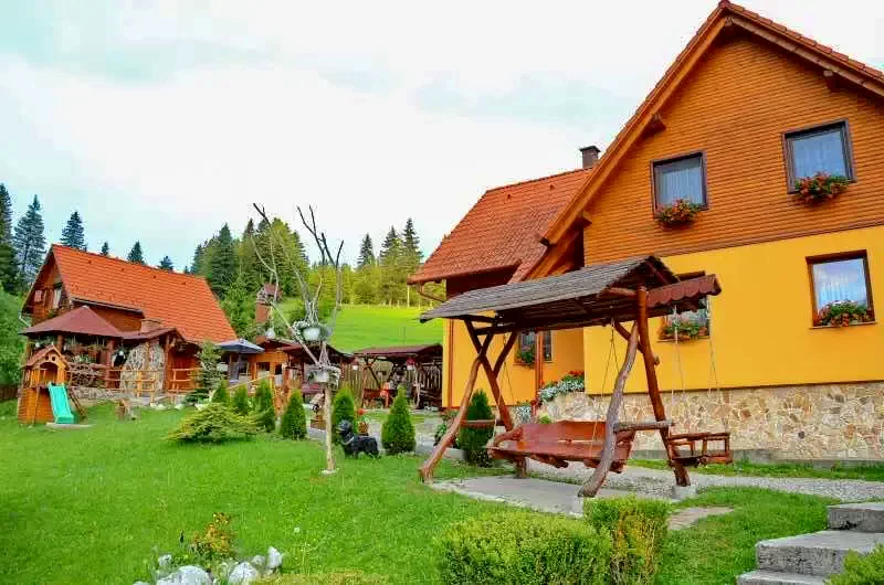 Gyilkostó Szállás | Motel (K0910-12) A kép szerzői jogvédelem alatt állhat. Javasolt a kapcsolatfelvétel a jog tulajdonossal.