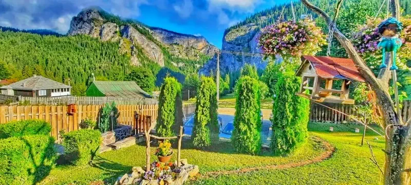 Lacu Roșu Cazare | Motel (K0910-14) Imaginea poate fi supusă drepturilor de autor. Se recomandă contactarea titularului drepturilor.