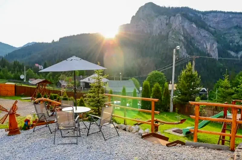 Lacu Roșu Cazare | Motel (K0910-15) Imaginea poate fi supusă drepturilor de autor. Se recomandă contactarea titularului drepturilor.