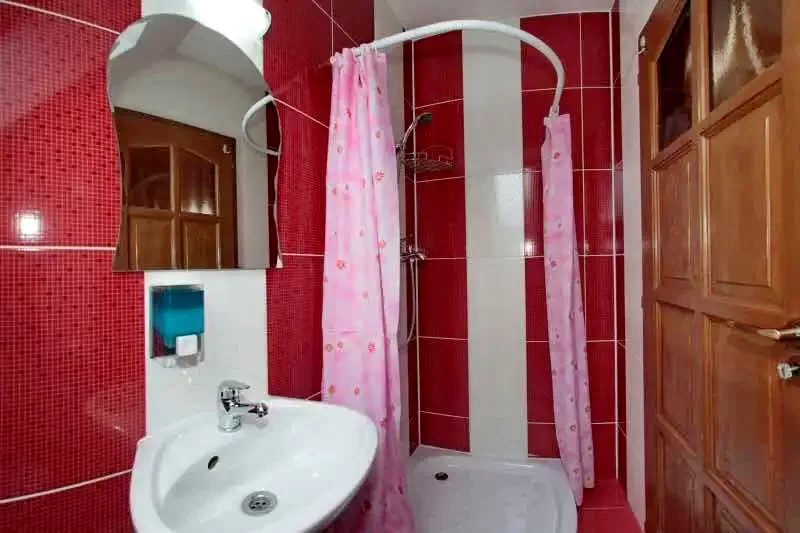 Gyilkostó Szállás | Motel (K0910-18) A kép szerzői jogvédelem alatt állhat. Javasolt a kapcsolatfelvétel a jog tulajdonossal.