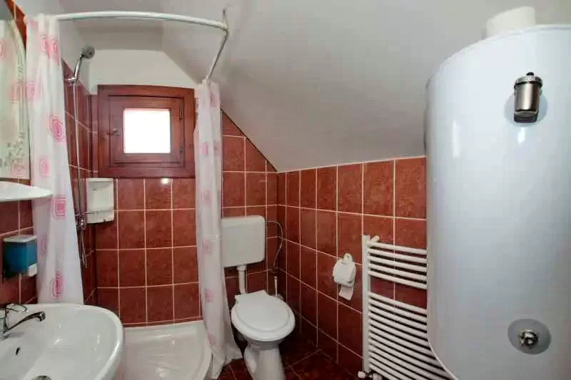 Lacu Roșu Cazare | Motel (K0910-21) Imaginea poate fi supusă drepturilor de autor. Se recomandă contactarea titularului drepturilor.